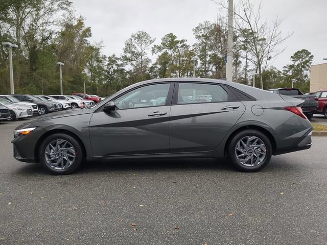 New 2026 Hyundai Elantra Sport FWD image 8