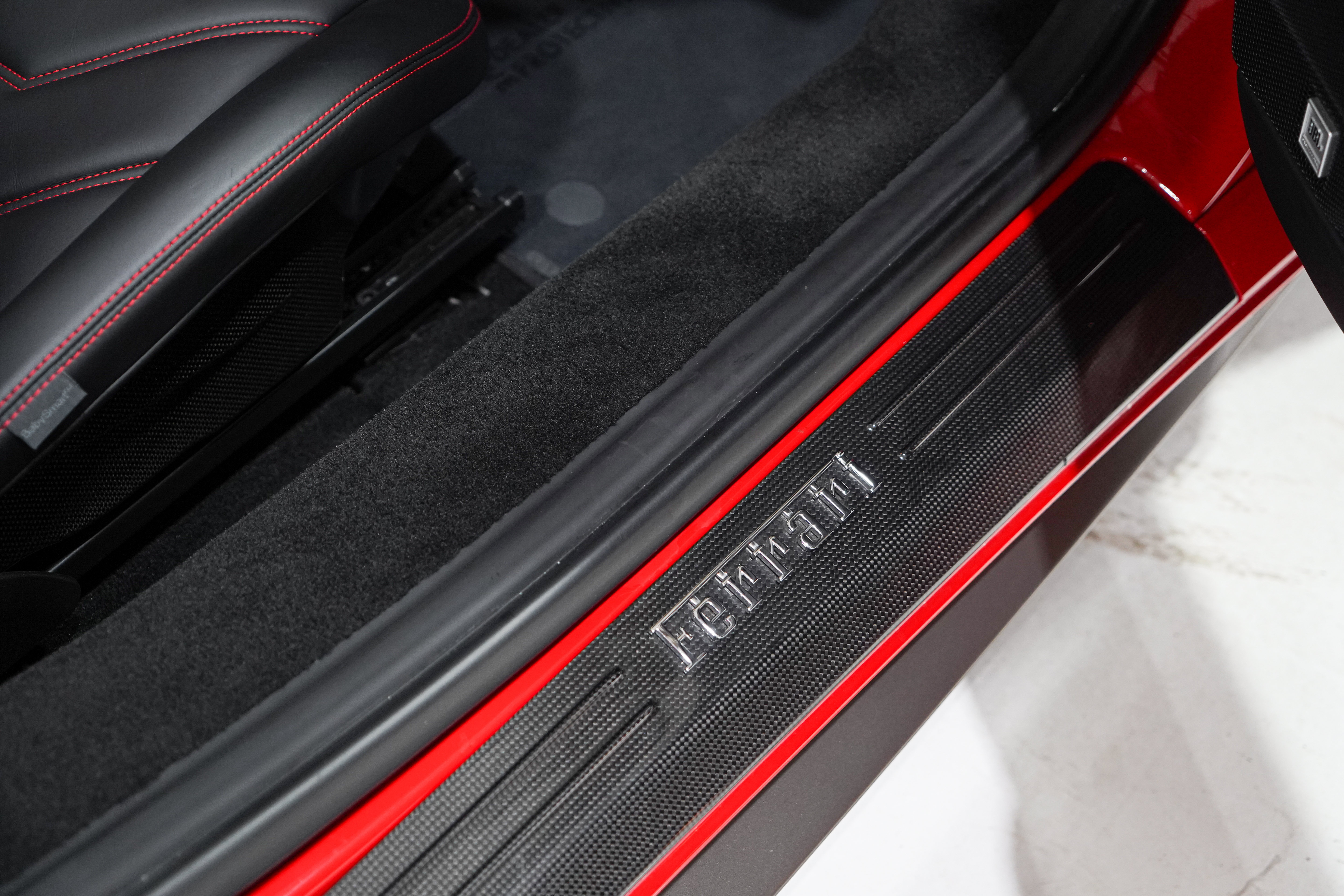 Used 2014 Ferrari 458 Italia Coupe RWD image 18