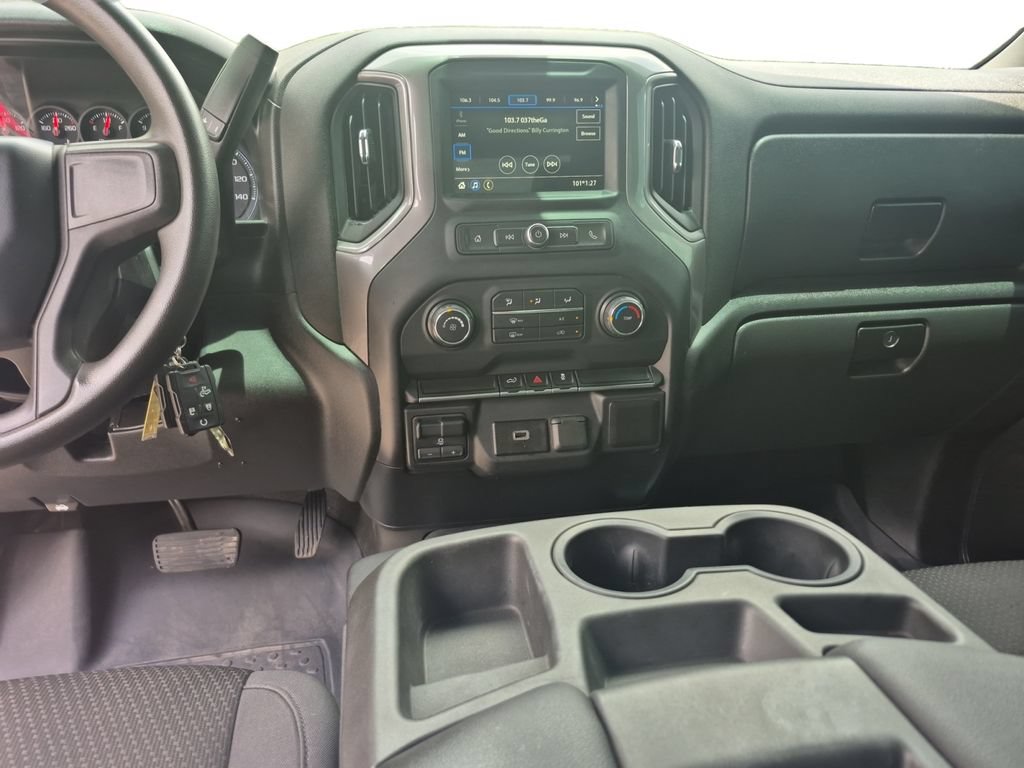 Used 2019 Chevrolet Silverado 1500 Custom w/ Custom Convenience Package AWD/4WD image 11
