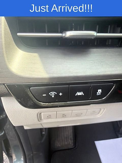 Used 2024 Kia Carnival EX FWD image 17