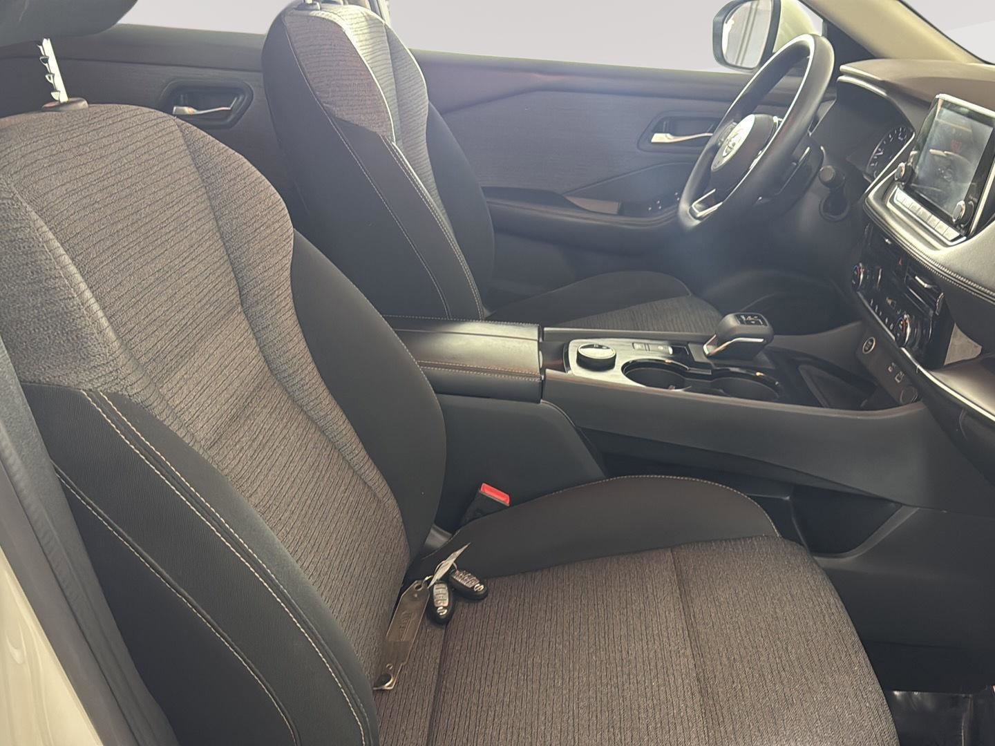 Used 2021 Nissan Rogue SV image 10