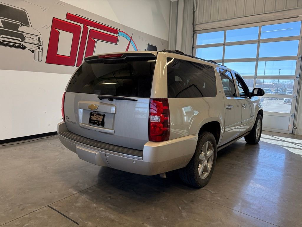 Used 2013 Chevrolet Suburban LTZ image 3
