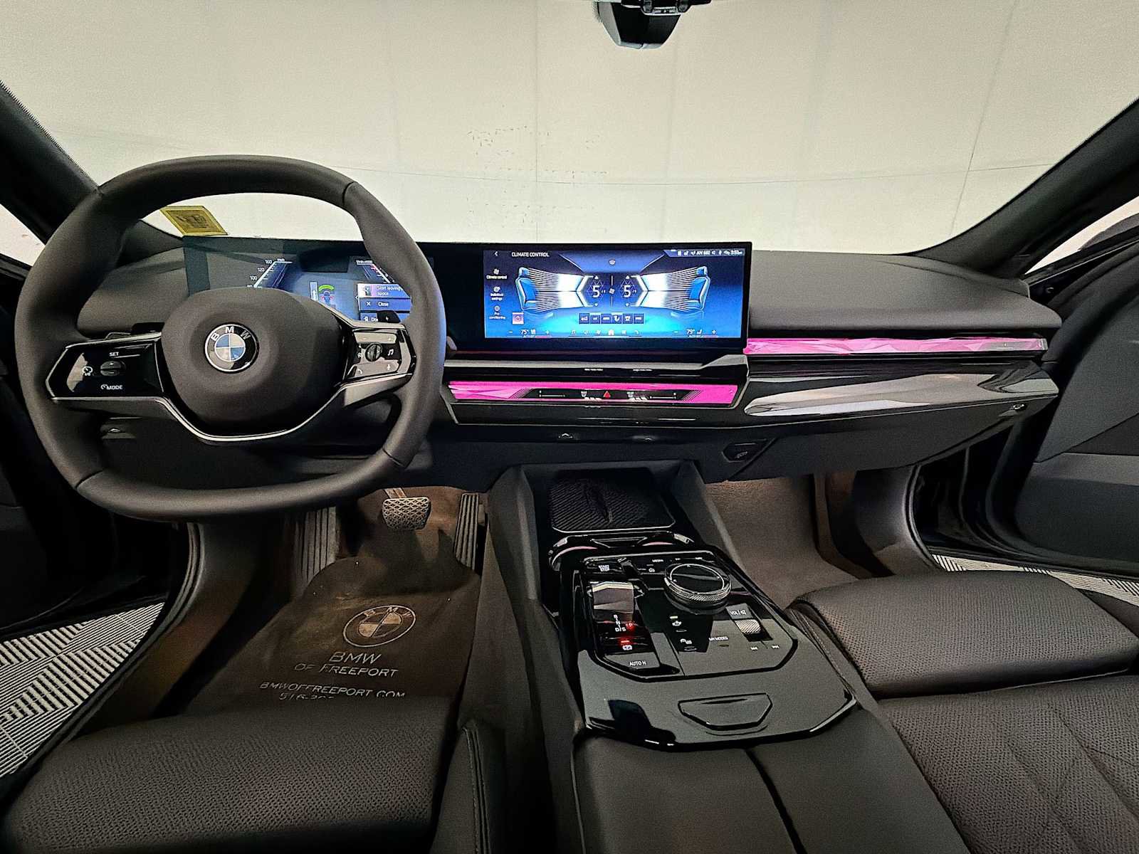 Used 2024 BMW 540i xDrive w/ Convenience Package AWD/4WD image 17