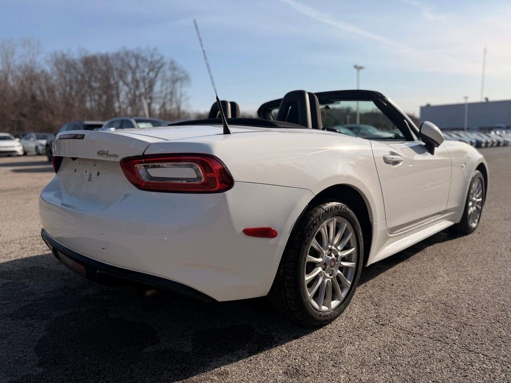 Used 2017 FIAT 124 Spider Classica image 6