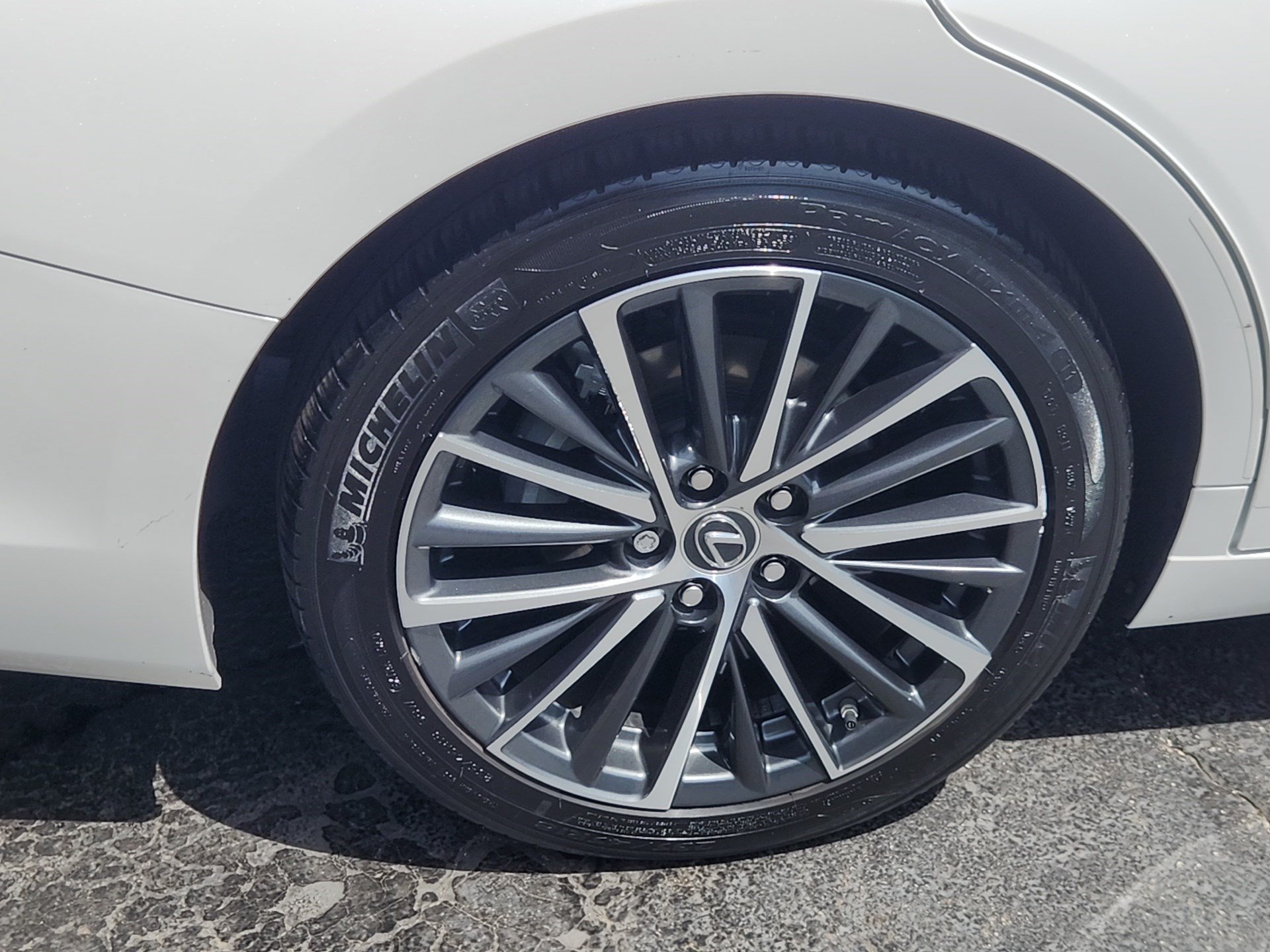 Used 2023 Lexus ES 300h w/ Premium Package FWD image 27