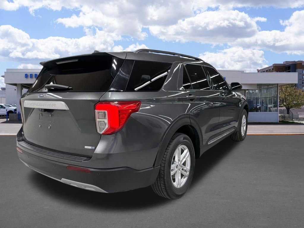 Used 2020 Ford Explorer XLT w/ Equipment Group 202A AWD/4WD image 3