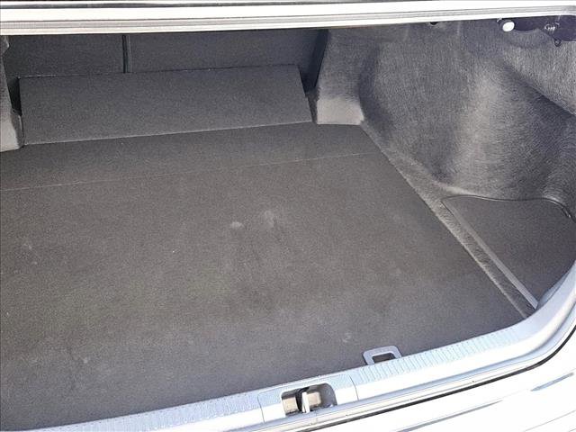 Used 2025 Toyota Camry SE image 6