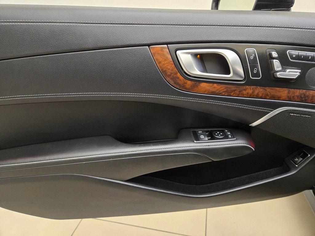 Used 2014 Mercedes-Benz SL 550 image 27