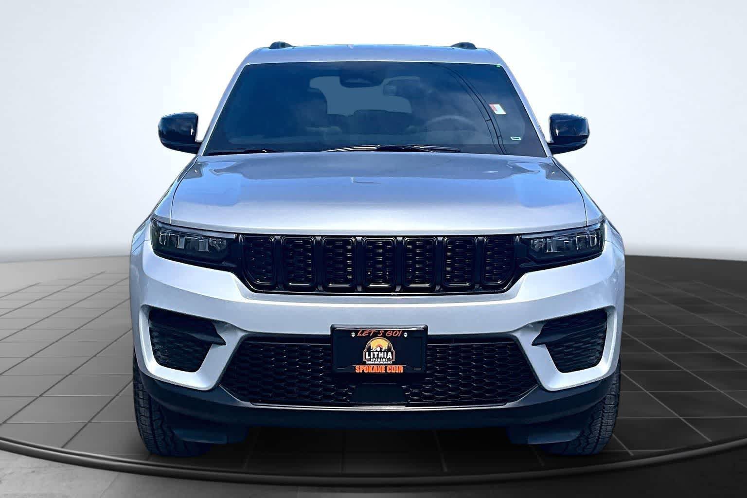 Used 2024 Jeep Grand Cherokee Altitude image 6
