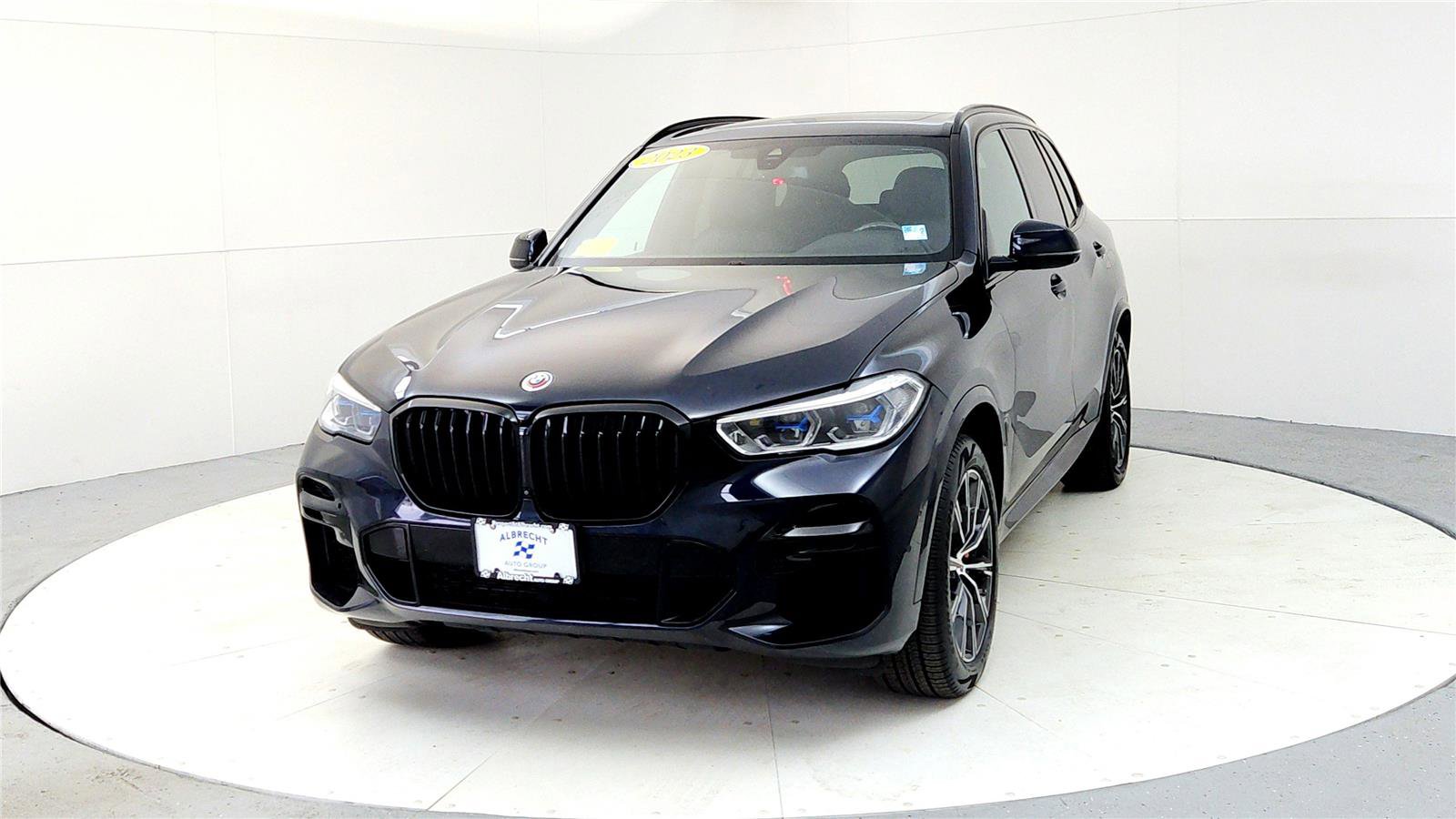 Used 2023 BMW X5 M50i w/ Executive Package image 2