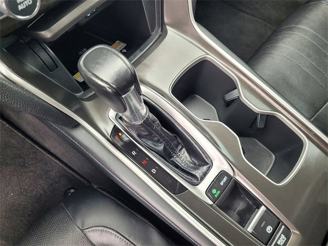 Used 2018 Honda Accord Touring image 17