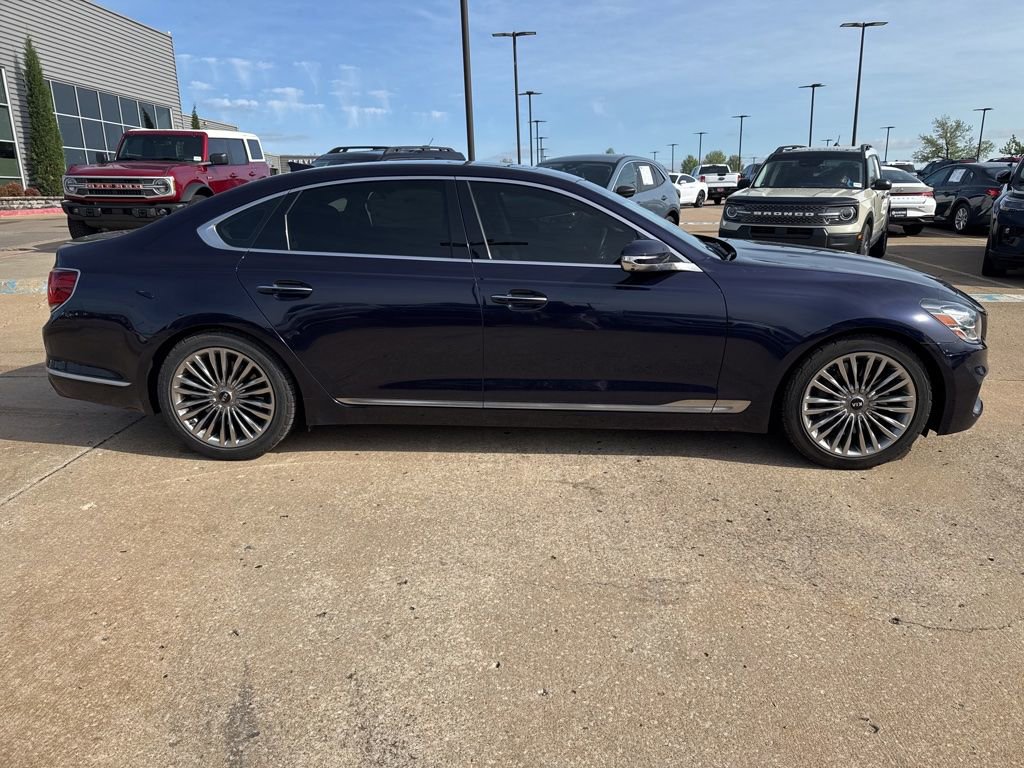 Used 2019 Kia K900 Luxury w/ VIP Package image 3