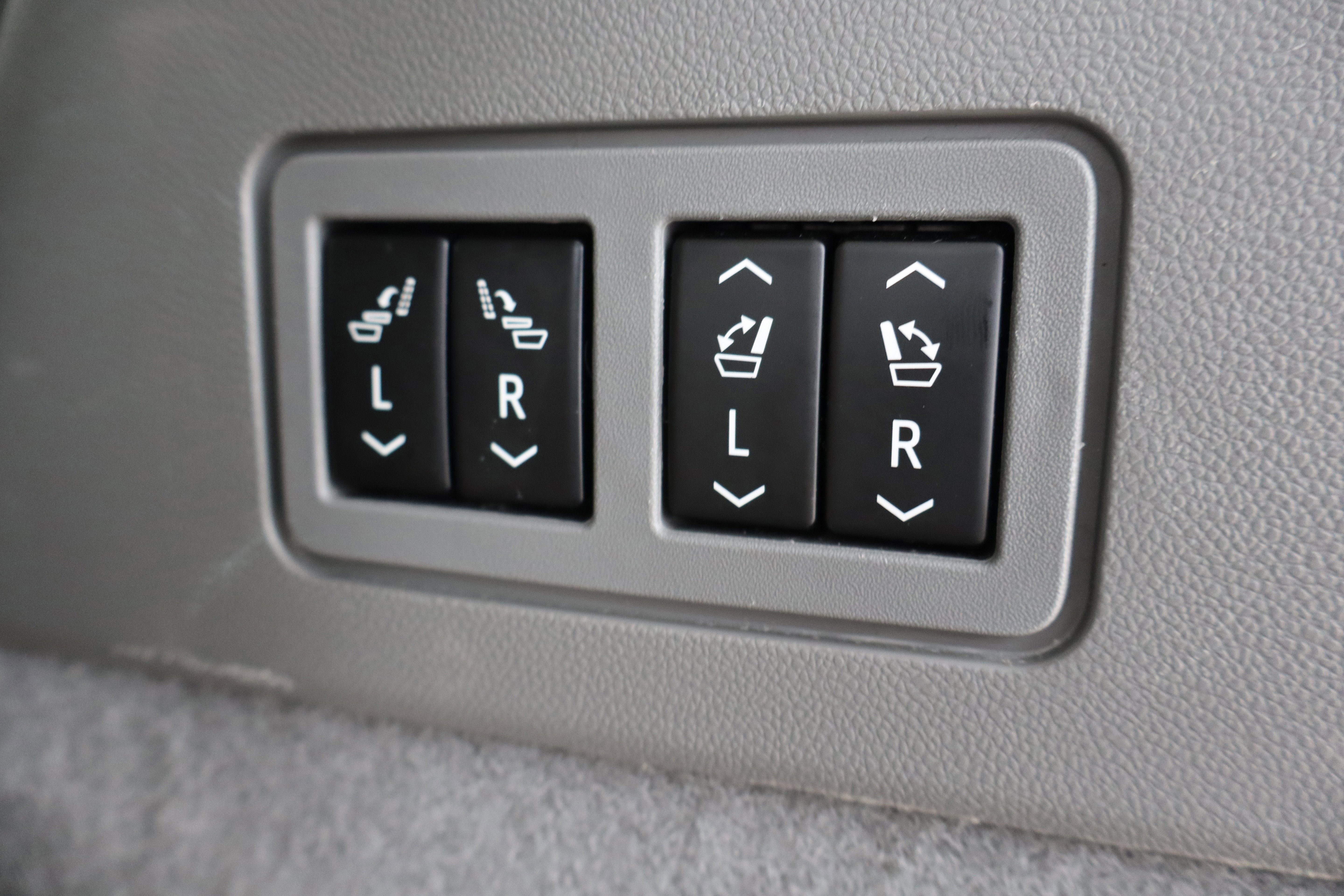 Used 2022 Cadillac XT6 Premium Luxury image 28