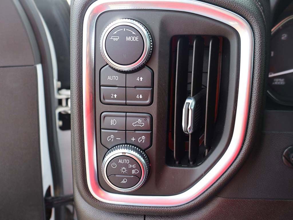 Used 2022 GMC Sierra 2500 SLT w/ SLT Convenience Package image 31