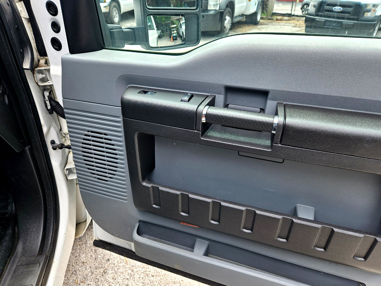 Used 2015 Ford F250 XL w/ Power Equipment Group image 19