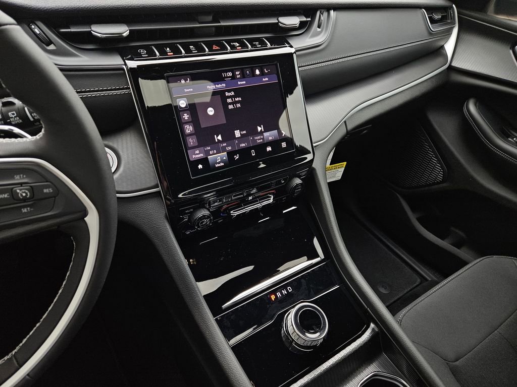 New 2026 Jeep Grand Cherokee Laredo X AWD/4WD image 19