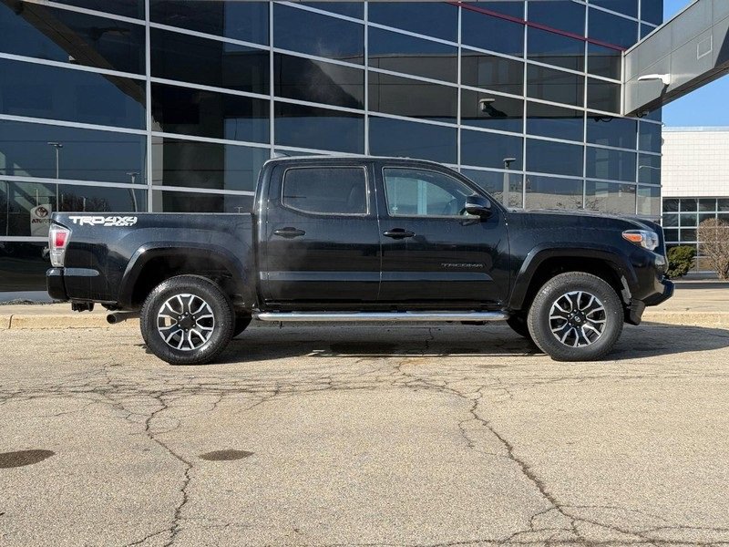 Used 2022 Toyota Tacoma TRD Sport w/ TRD Premium Sport Package video 2