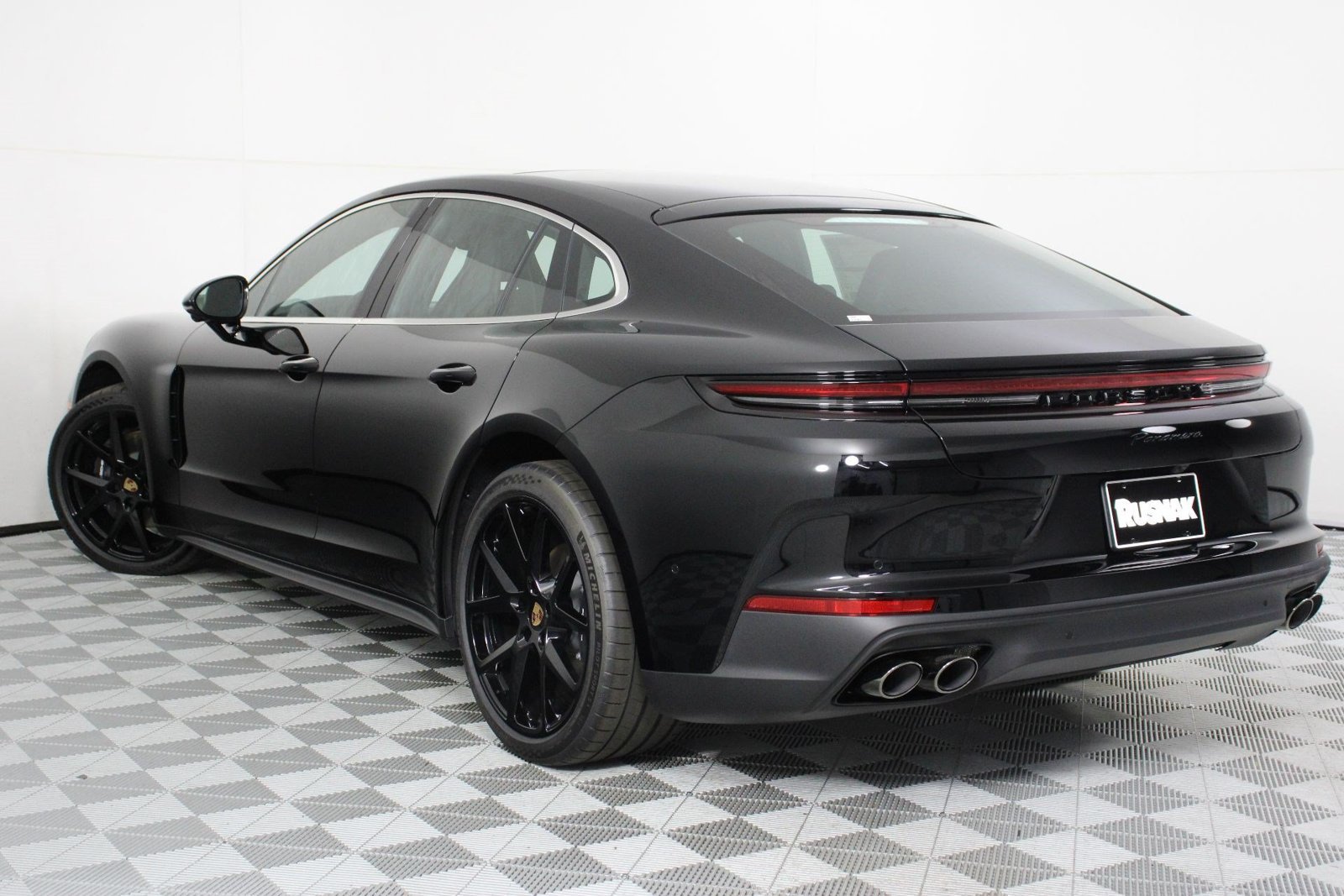 New 2026 Porsche Panamera RWD image 3