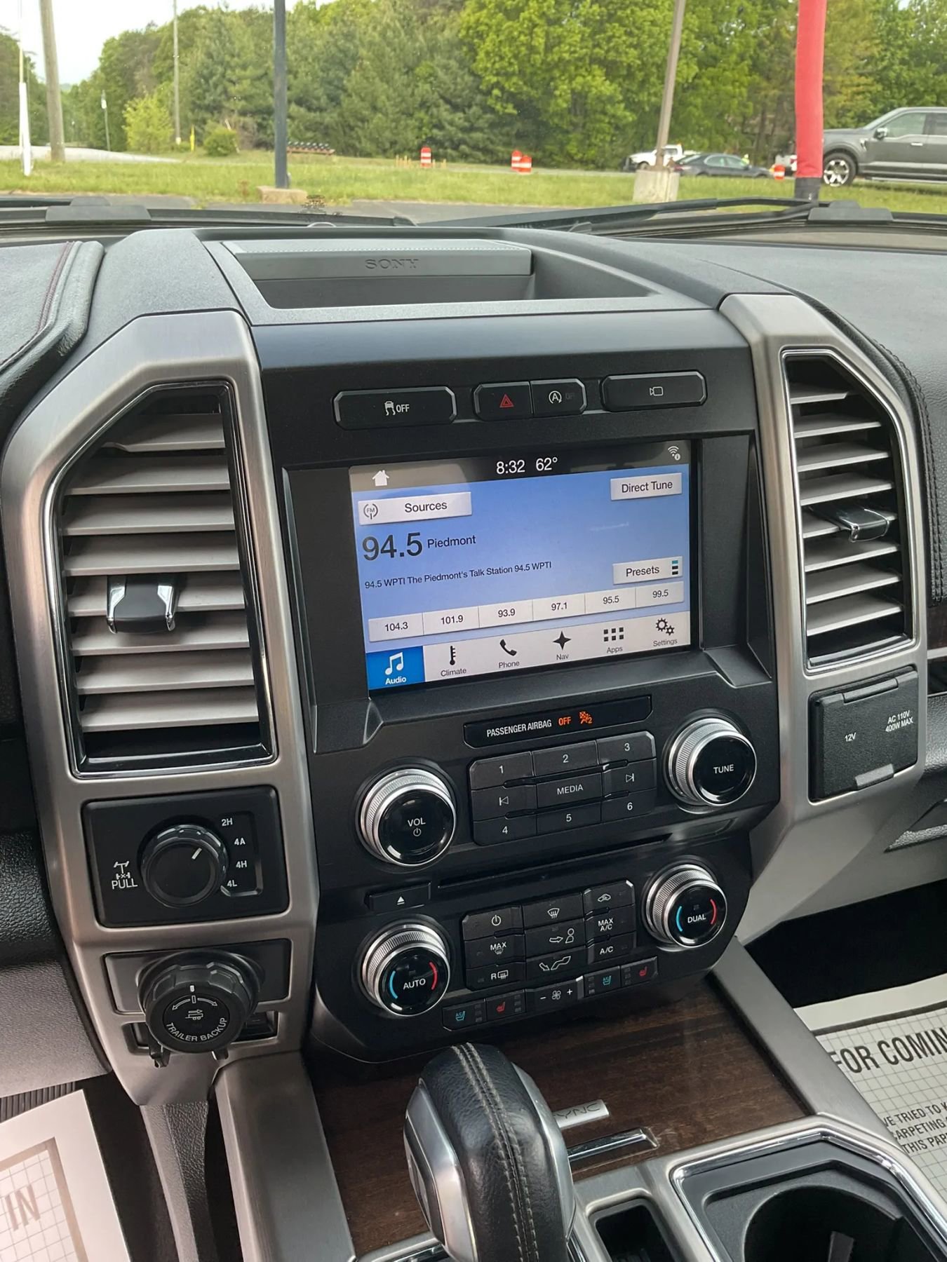 Used 2017 Ford F150 Platinum w/ Equipment Group 701A Luxury AWD/4WD image 36