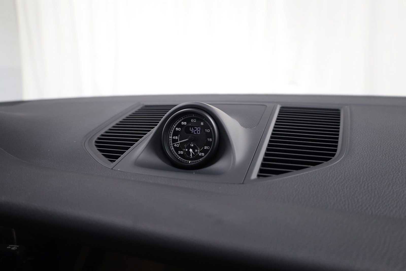 New 2026 Porsche Macan image 23