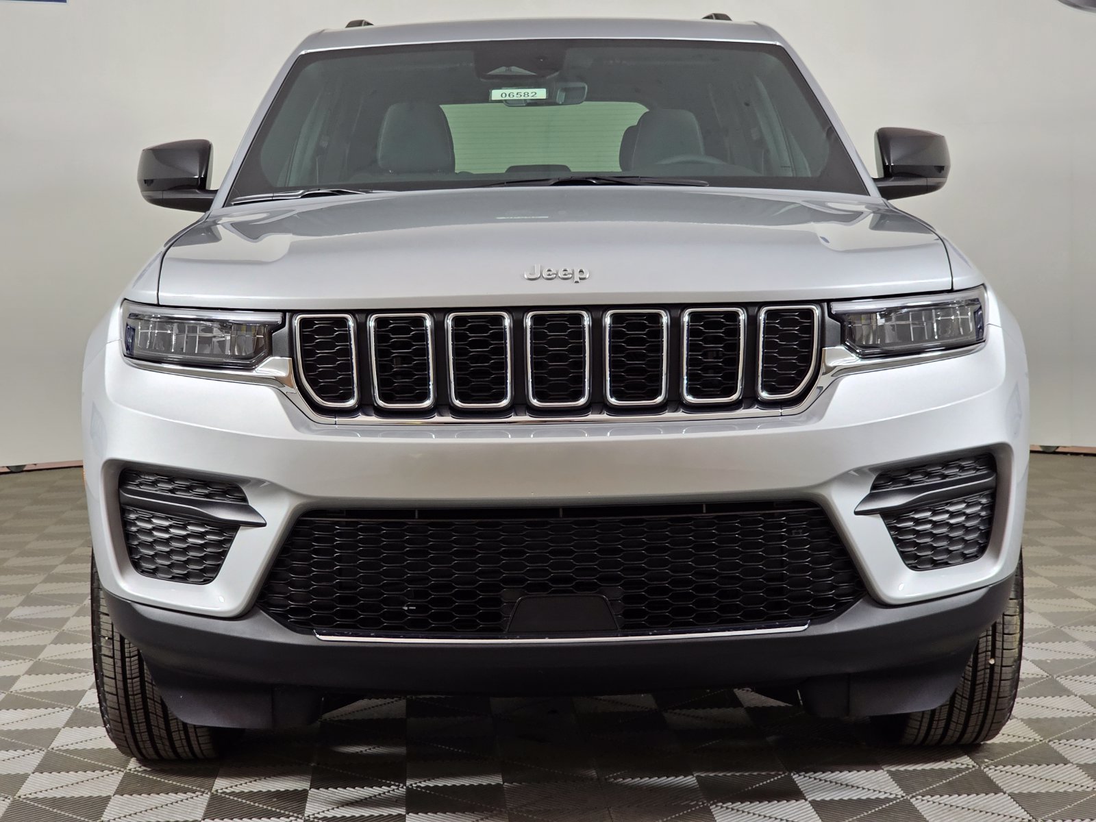New 2026 Jeep Grand Cherokee Laredo X AWD/4WD image 36