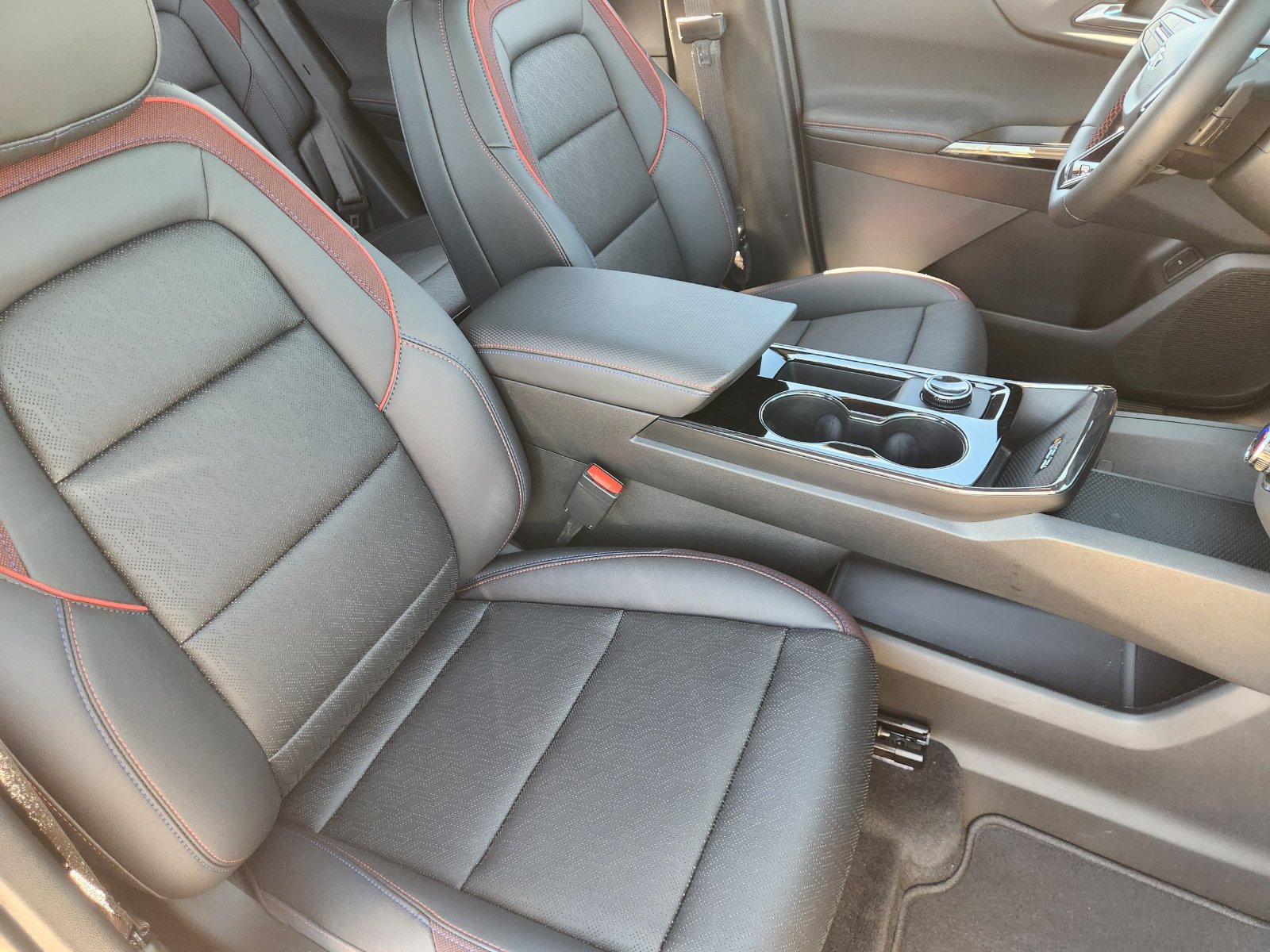 Certified 2025 Chevrolet Equinox RS w/ Safety and Technology Package AWD/4WD image 18