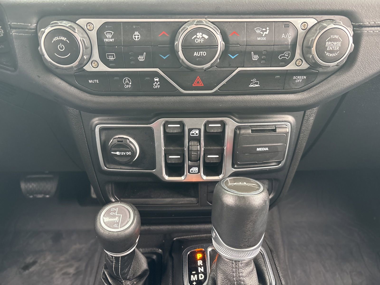 Used 2025 Jeep Gladiator Sport AWD/4WD image 23