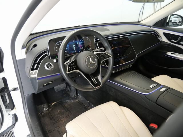 Used 2025 Mercedes-Benz E 350 4MATIC Sedan image 11