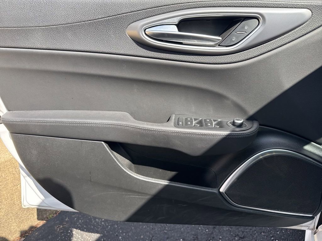 Used 2023 Alfa Romeo Giulia Veloce image 22