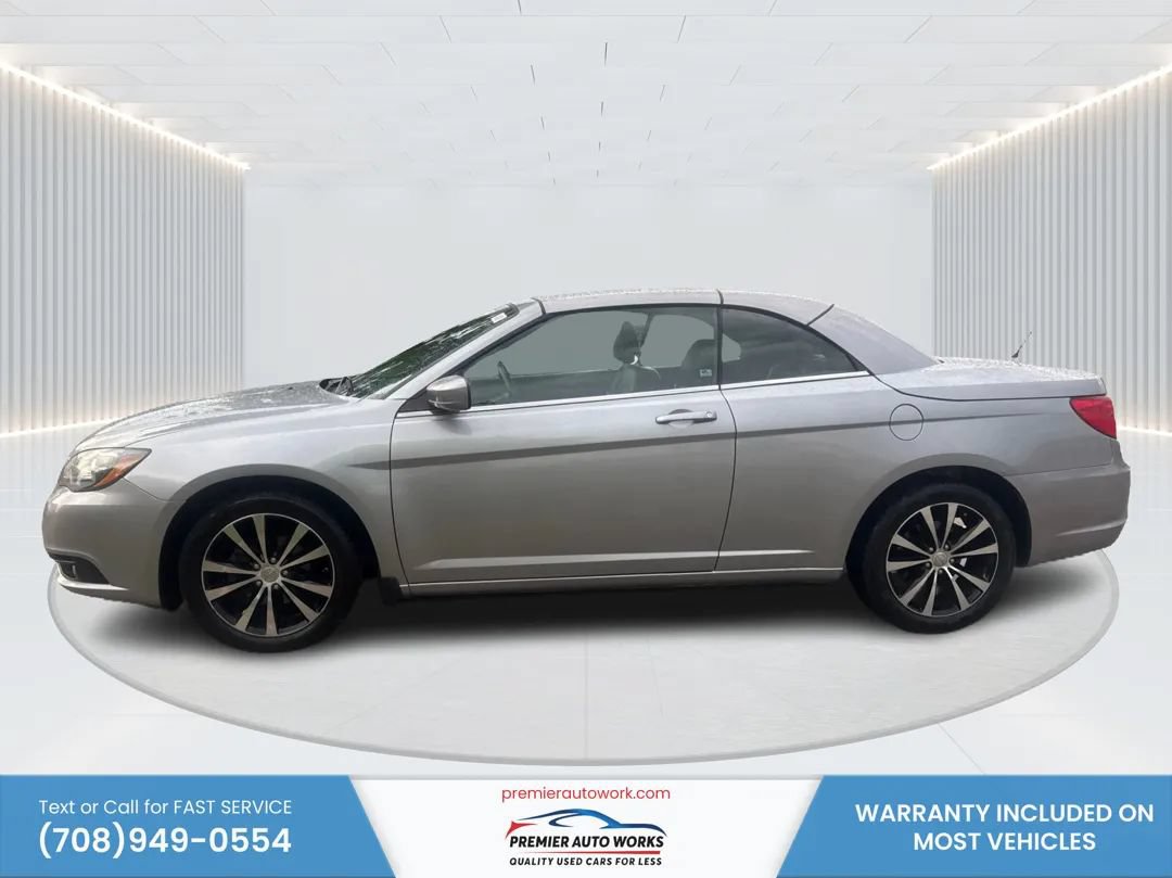 Used 2014 Chrysler 200 S FWD image 9