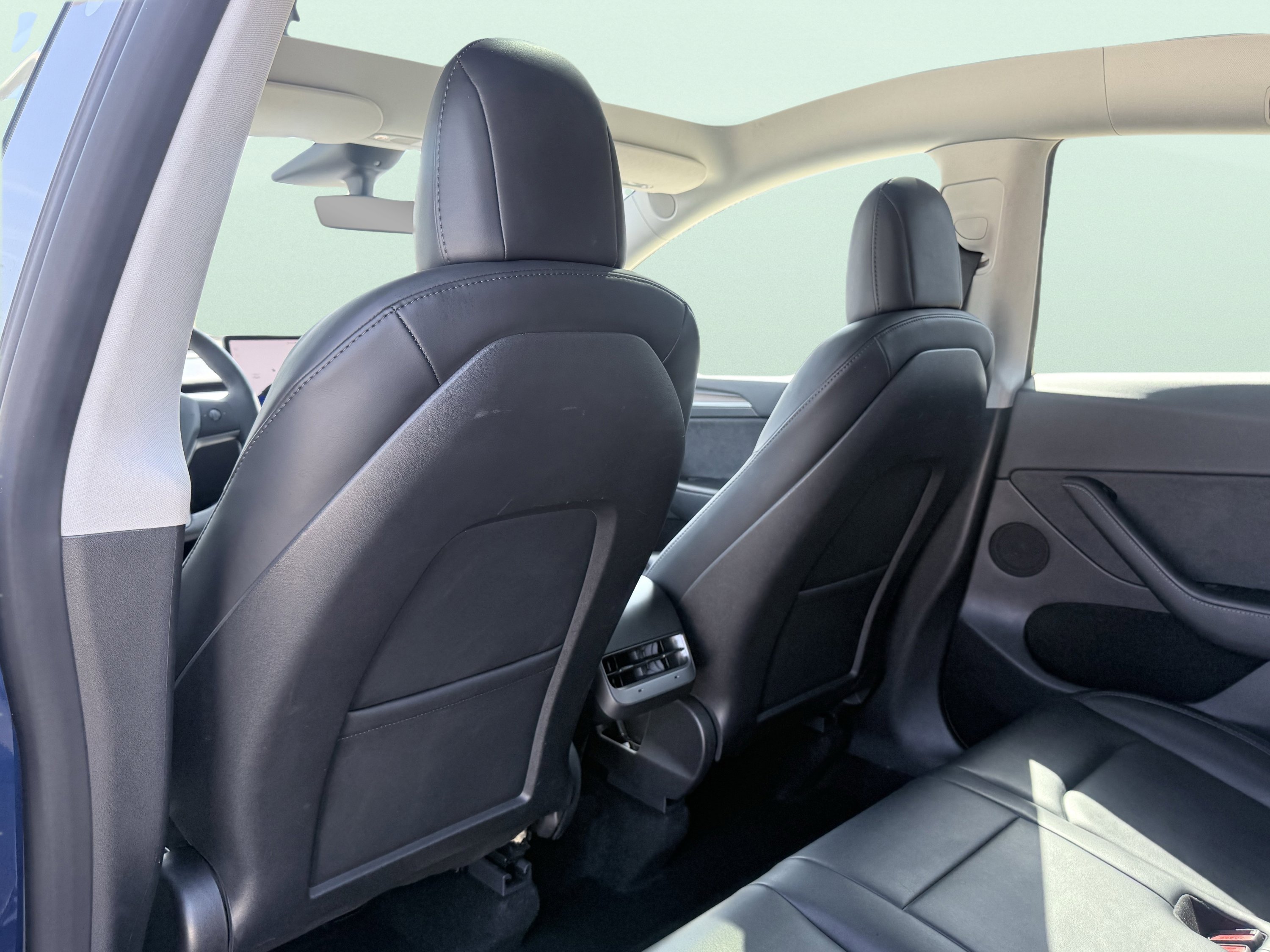 Used 2023 Tesla Model Y Performance image 34