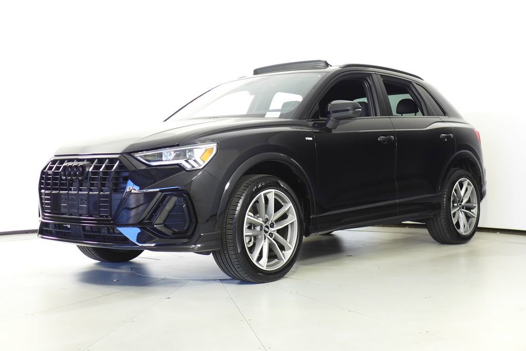 Used 2025 Audi Q3 2.0T Premium w/ Convenience Package image 2
