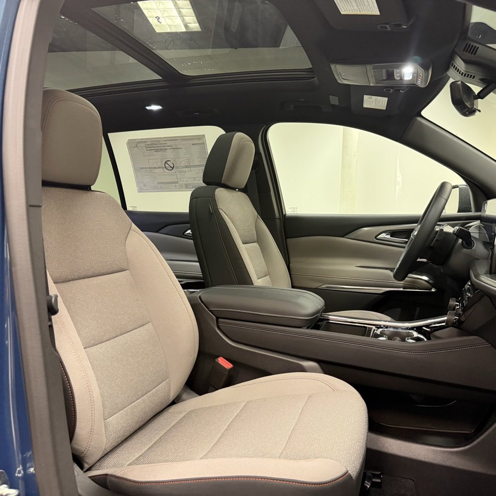 New 2026 Chevrolet Traverse LT w/ Sun and Wheel Package FWD image 15