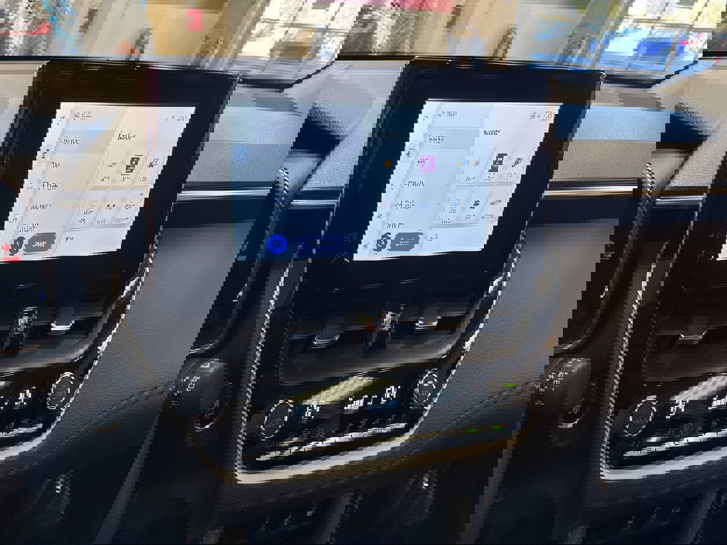 Used 2023 Toyota Corolla Cross XLE w/ Convenience Package image 38