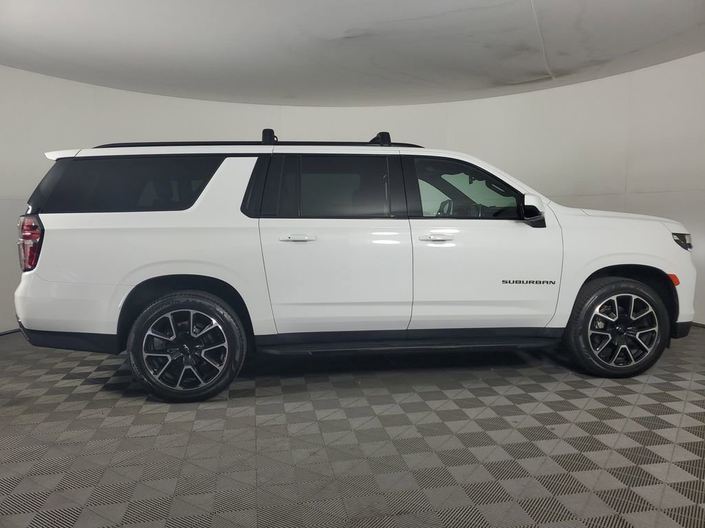 Used 2023 Chevrolet Suburban RST image 3