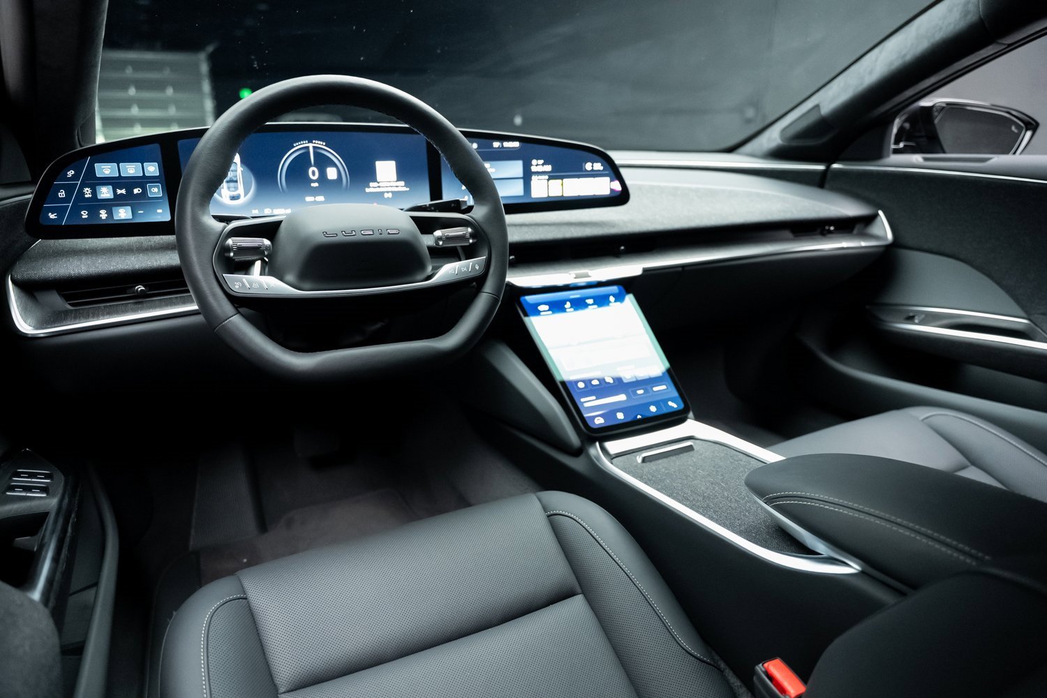 Used 2025 Lucid Air Pure image 2