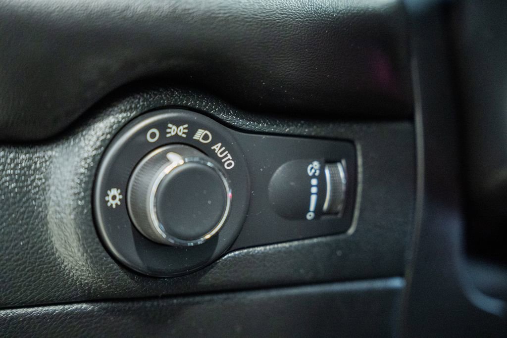 Certified 2025 Dodge Durango GT image 50