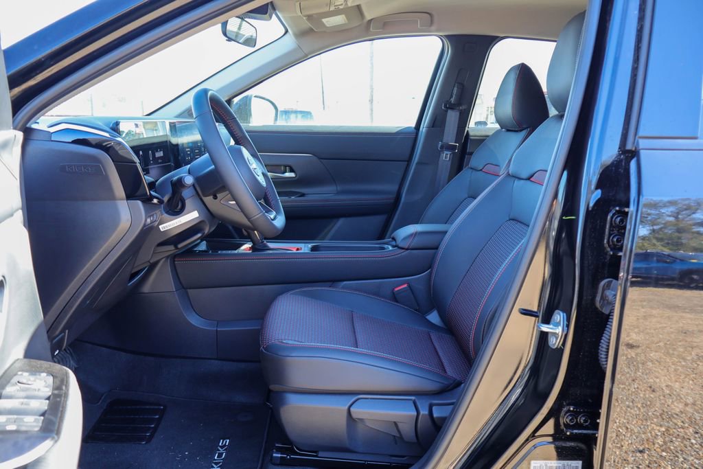 New 2026 Nissan Kicks SR image 7
