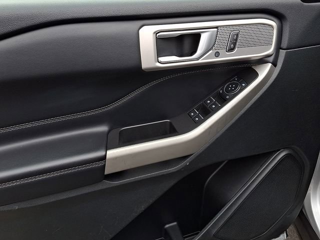 Used 2023 Ford Explorer Limited image 12