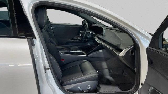 Used 2023 Lucid Air Pure image 13