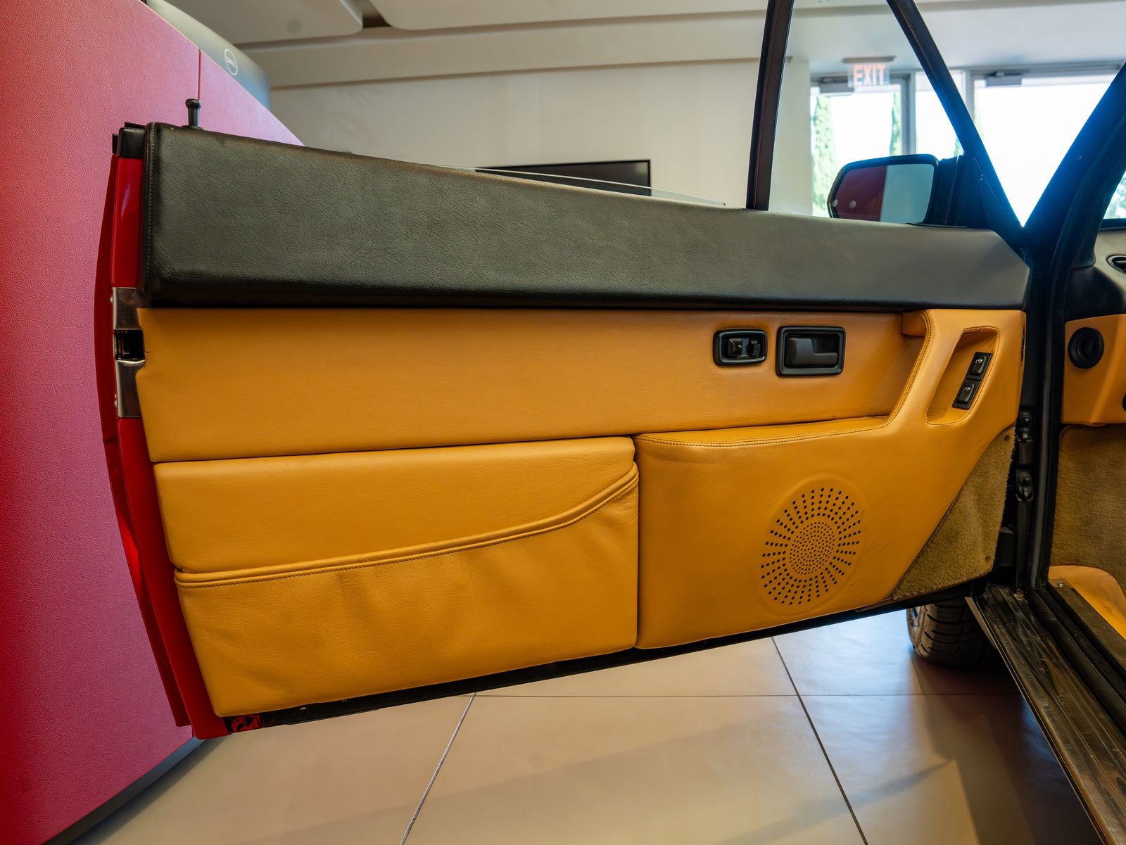 Used 1989 Ferrari Mondial T Cabriolet RWD image 8