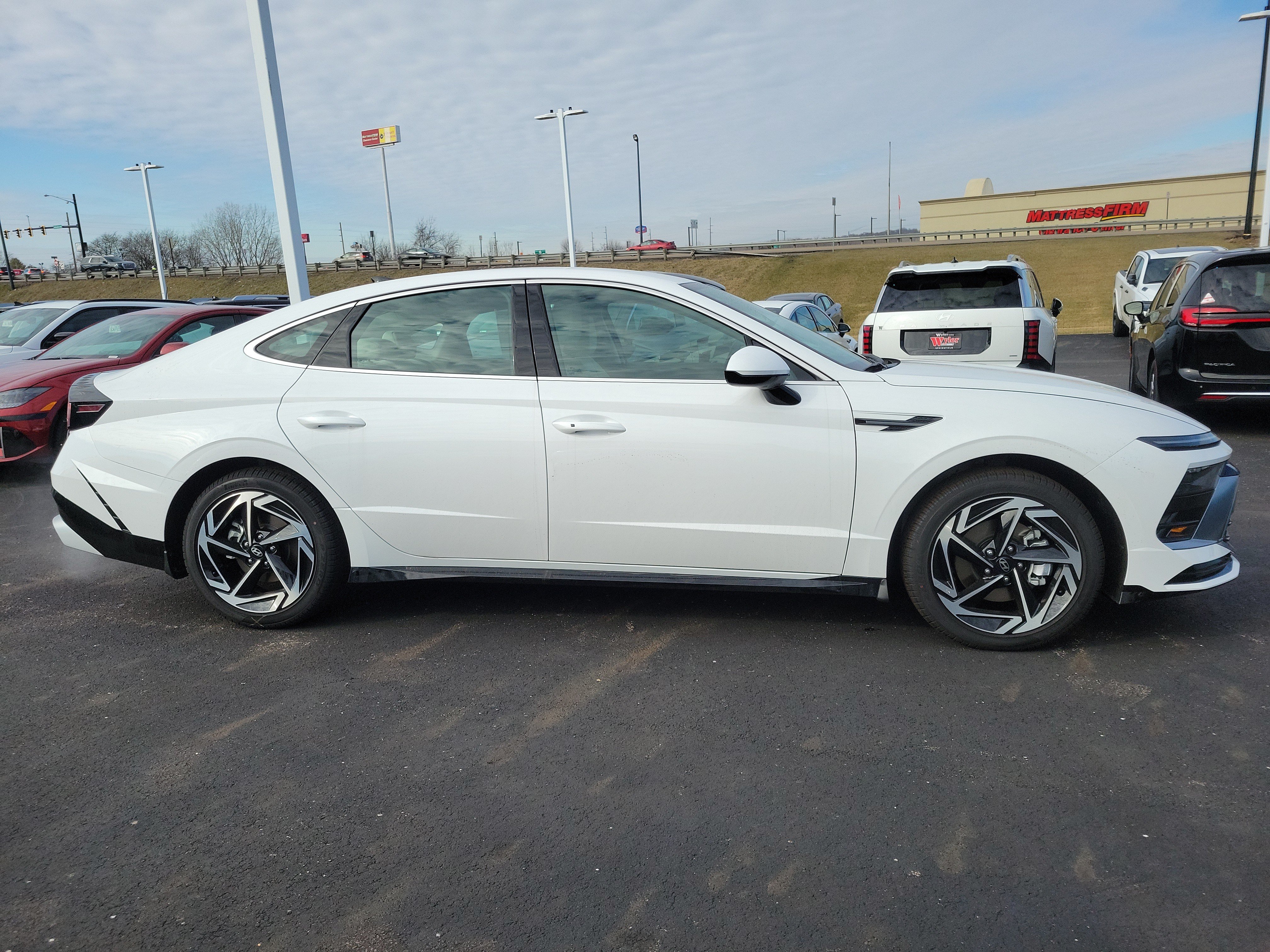 New 2026 Hyundai Sonata SEL FWD image 3