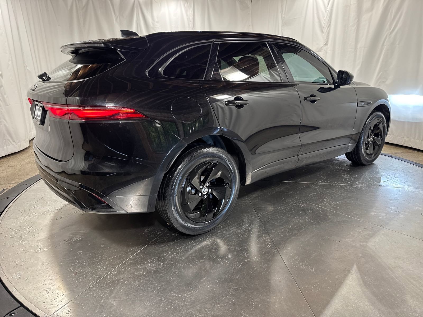 Used 2025 Jaguar F-PACE R-Dynamic S image 5