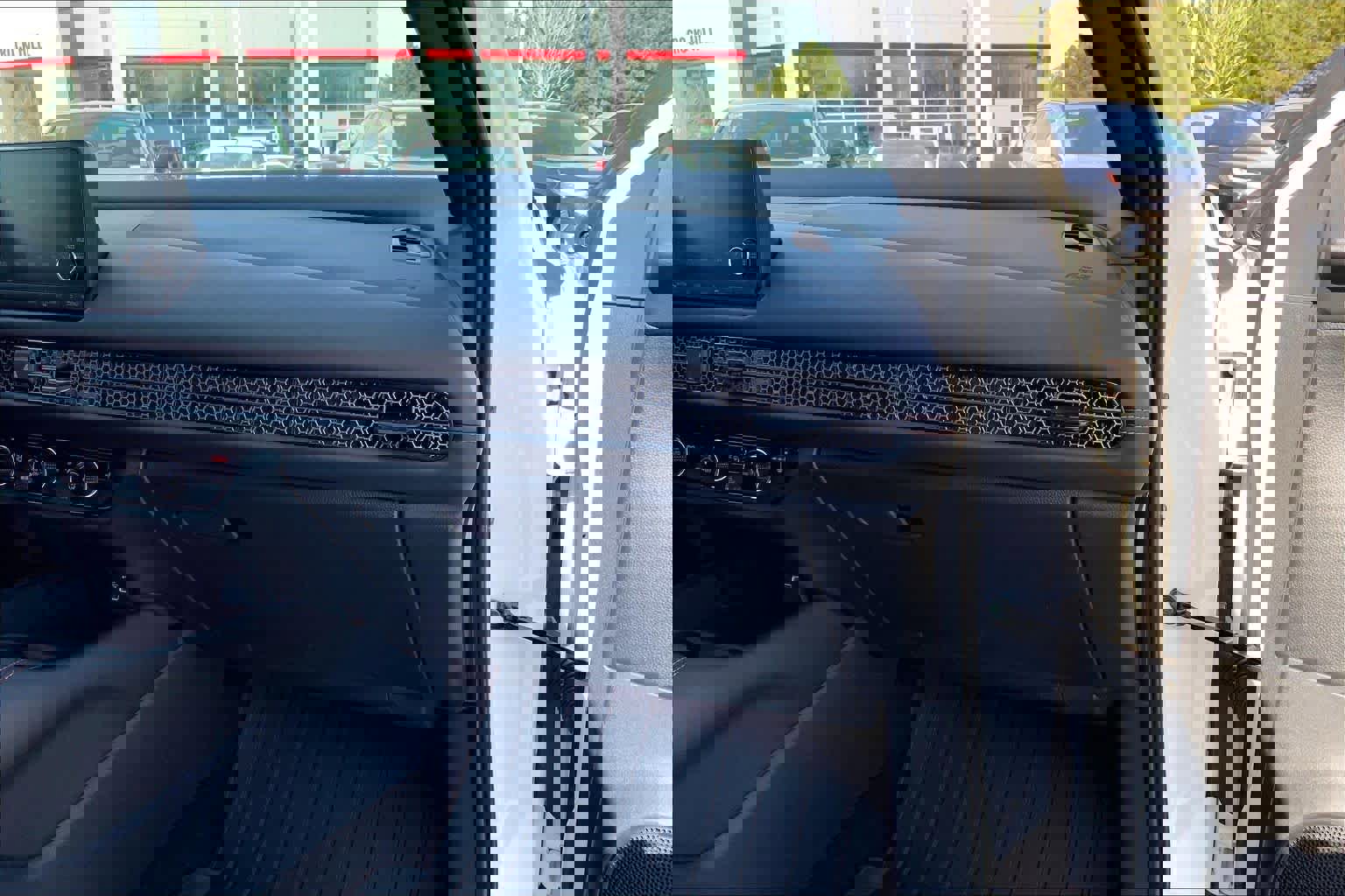 Used 2025 Honda HR-V Sport image 18