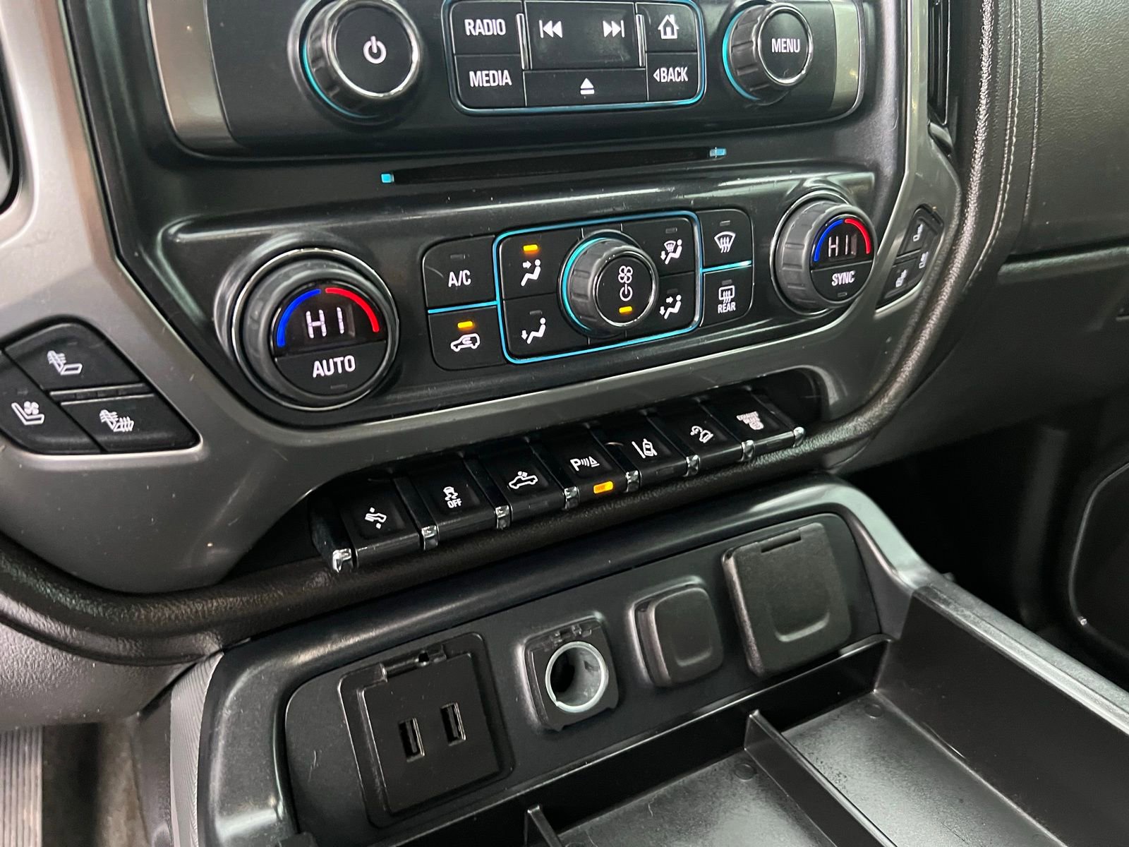 Used 2018 Chevrolet Silverado 2500 LTZ w/ Duramax Plus Package image 34