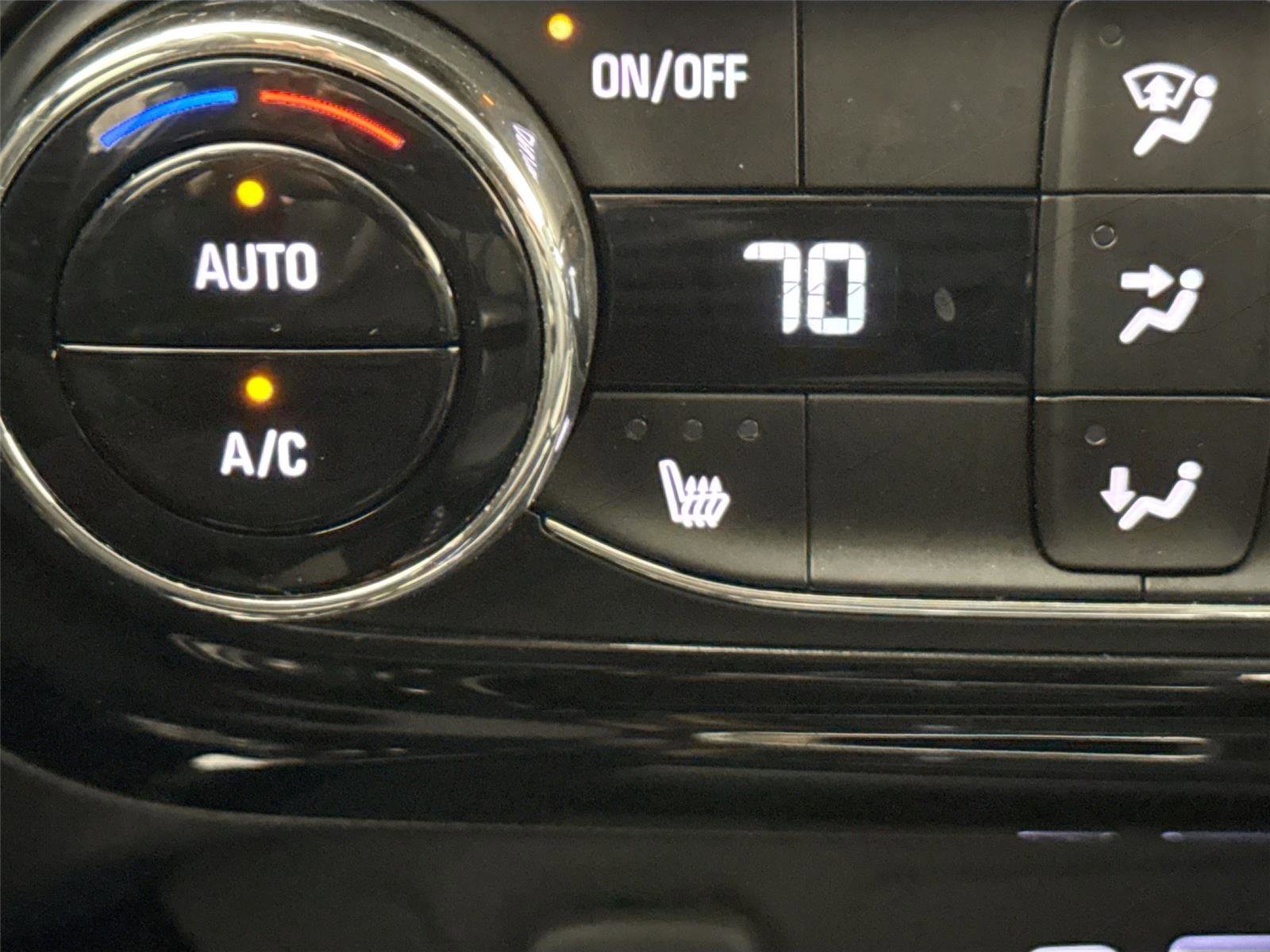 Used 2024 Chevrolet Trax LT w/ Driver Confidence Package FWD image 7