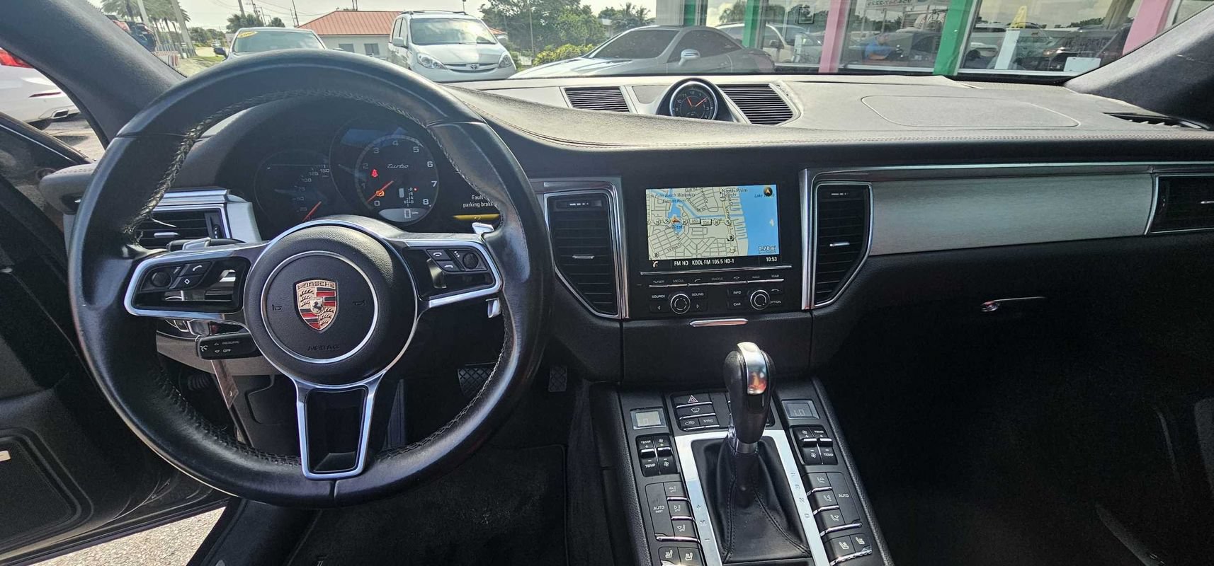 Used 2015 Porsche Macan Turbo AWD/4WD image 17