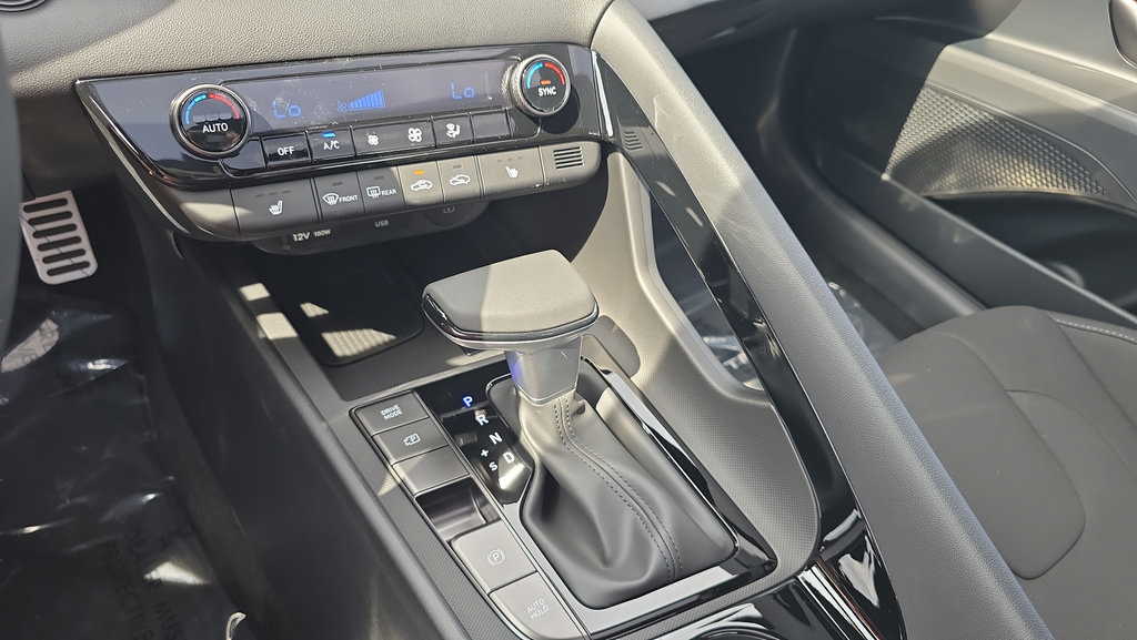 New 2026 Hyundai Elantra SEL Sport Premium FWD image 17