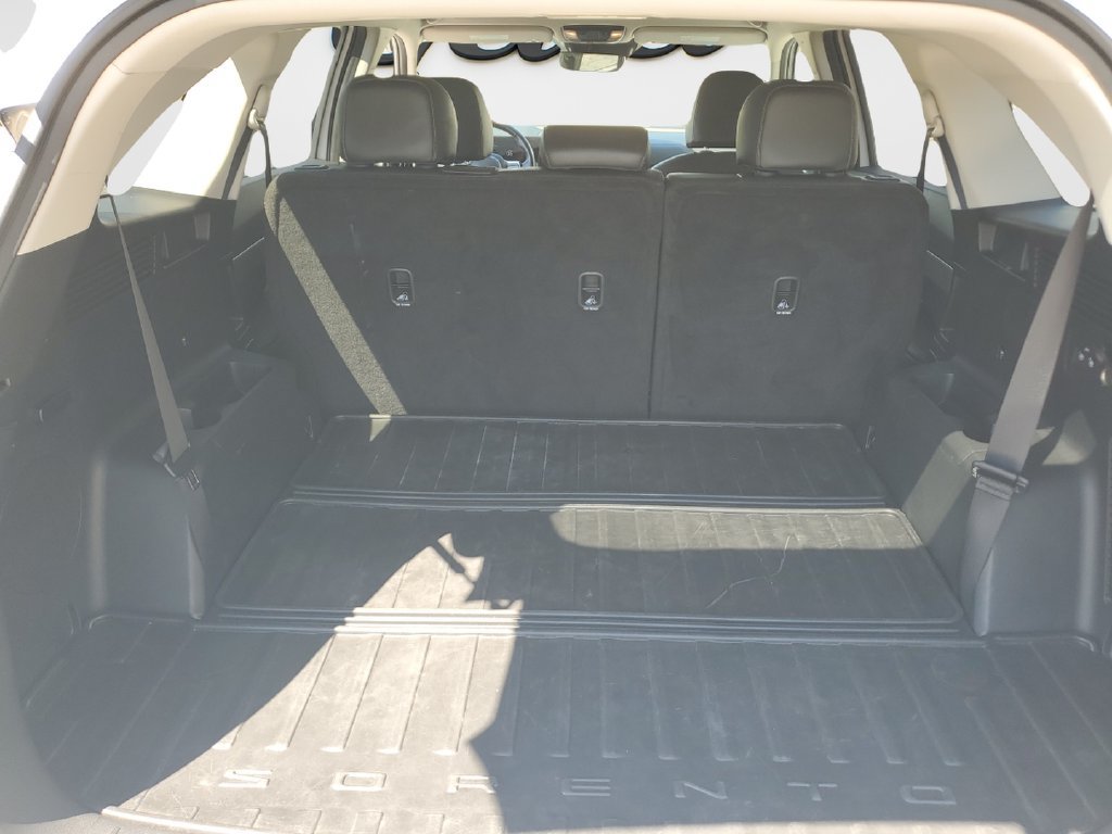 Used 2025 Kia Sorento S AWD/4WD image 9