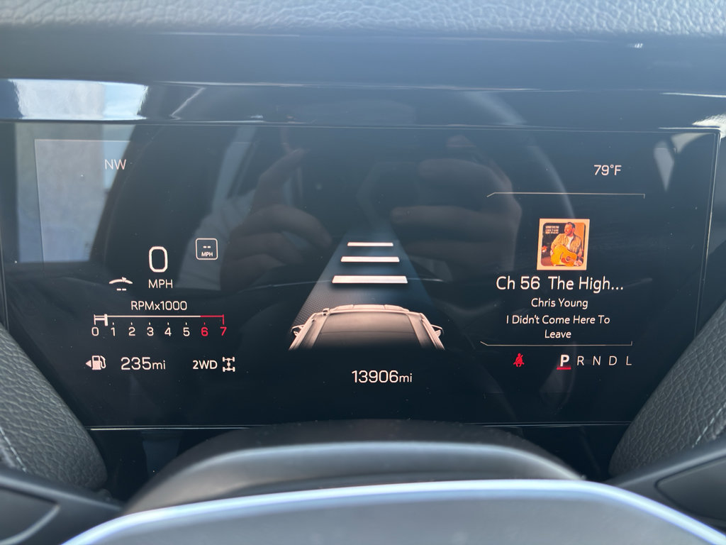 Used 2025 GMC Yukon XL Denali AWD/4WD image 18
